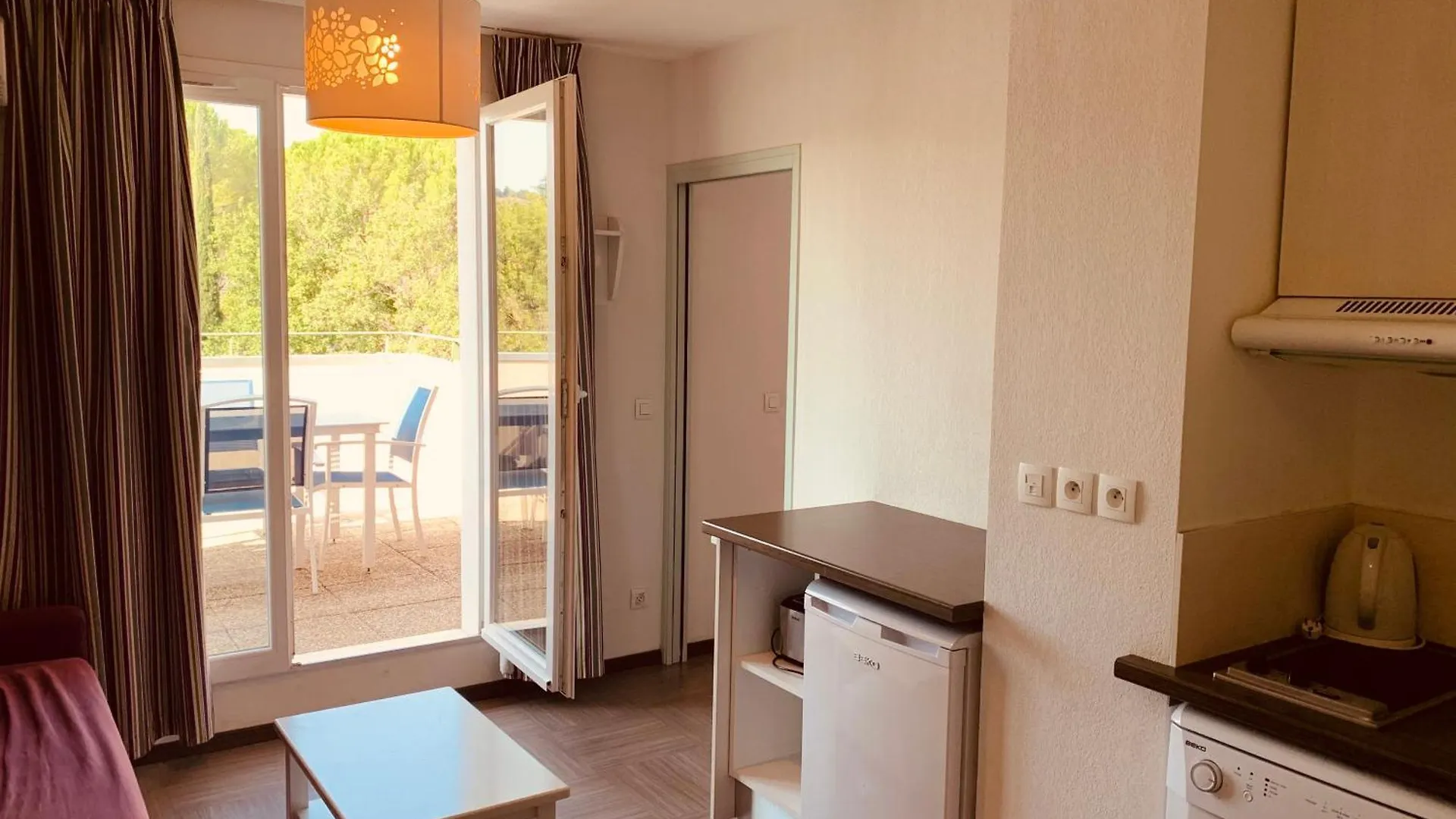 Holiday park Terres De France - Residence Cote Provence Greoux-les-Bains